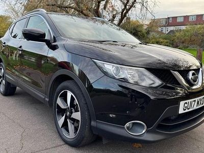 Black Used 2017 Nissan Qashqai N-Connecta SUV | £10,995 (Fair price)