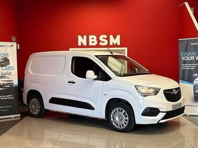 Used Vauxhall Combo Sportive 100 HP (73 kW) 2020 White Van