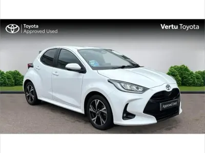 Used Toyota Yaris Design 116 HP (85 kW) 2024 White Hatchback