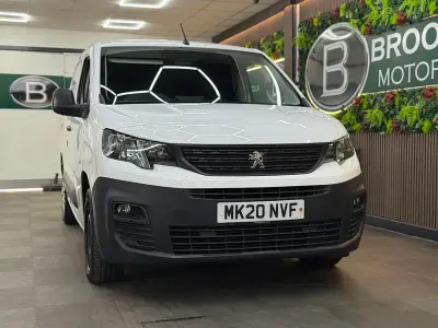 Used Peugeot Partner 131 HP (96 kW) 2020 White MPV