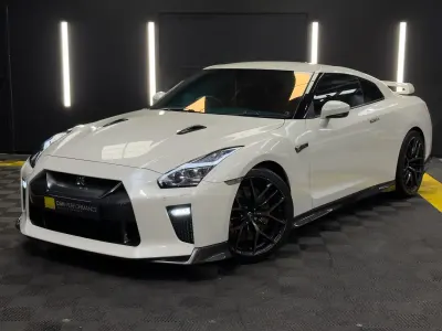 Used Nissan GT-R Prestige 570 HP (419 kW) 2016 White Coupe