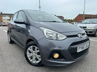 Käytetty Hyundai i10 SE 66 HP (48 kW) 2015 Harmaa Viistoperä