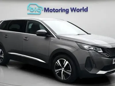 Używany Peugeot 5008 GT 131 KM (96 kW) 2023 Szary SUV