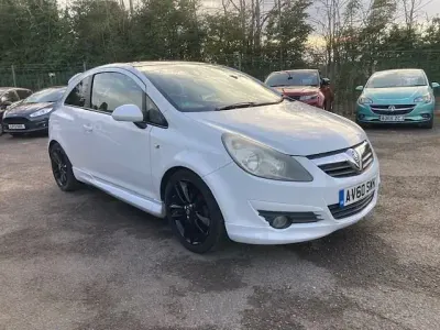 Used Vauxhall Corsa Edition 85 HP (62 kW) 2010 White Hatchback