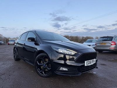 Black Used 2016 Ford Focus ST Hatchback | £5,295 (Good price)