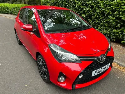 Used Toyota Yaris Sport 99 HP (72 kW) 2015 Red Hatchback