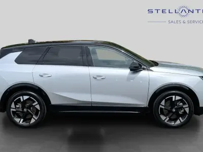 Used Vauxhall Grandland Ultimate 154 kW (210 HP) 2025 Grey SUV