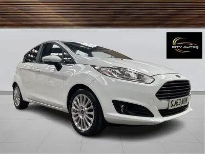 Used Ford Fiesta Titanium 125 HP (91 kW) 2013 White Hatchback