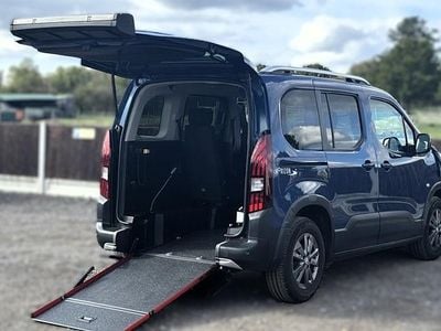 Used 2023 Peugeot Rifter Allure MPV | £15,990 (Good price)