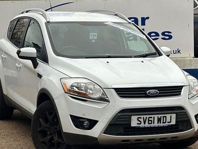Usado Ford Kuga Zetec 140 HP (102 kW) 2011 Branco SUV