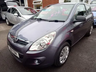 Używany Hyundai i20 Classic 78 KM (57 kW) 2011 Szary Hatchback