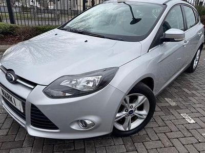 Used Ford Focus Zetec 125 HP (91 kW) 2014 Silver Hatchback