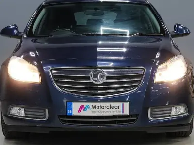 Used Vauxhall Insignia SRi 131 HP (96 kW) 2012 Blue Hatchback