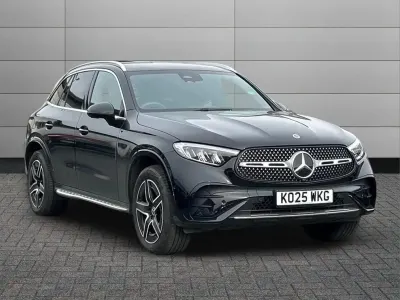Begagnad Mercedes GLC300e AMG line 308 HK (226 kW) 2025 Svart SUV