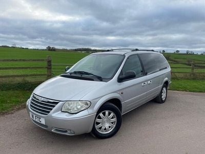 Used Chrysler Voyager Limited 173 HP (127 kW) 2004 Silver MPV