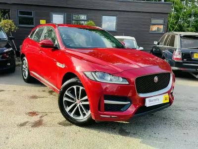 Usado Jaguar F-Pace R-Sport 180 HP (132 kW) 2016 Vermelho SUV