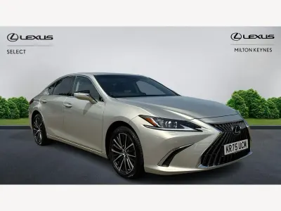 Used Lexus ES300H 2025 White Sedan