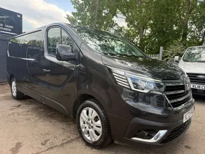 Used Renault Trafic 2022 Black MPV