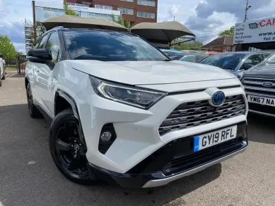 Begagnad Toyota RAV4 218 HK (160 kW) 2019 Vit SUV