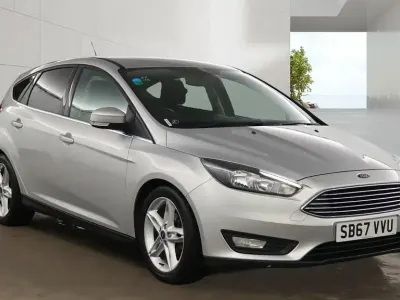 Używany Ford Focus Zetec 125 KM (91 kW) 2017 Srebrny Hatchback