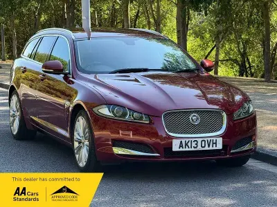 Used Jaguar XF Sportbrake Portfolio 200 HP (147 kW) 2013 Red Estate
