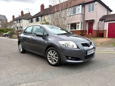 Usado Toyota Auris 101 HP (74 kW) 2009 Cinzento Citadino