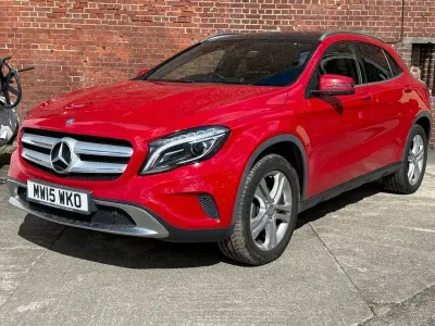 Usado Mercedes GLA200 Premium Plus 136 HP (100 kW) 2015 Vermelho SUV