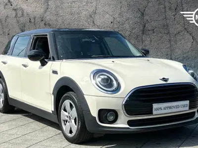 Usado Mini Cooper Clubman Classic 134 CV (98 kW) 2019 Blanco Familiar