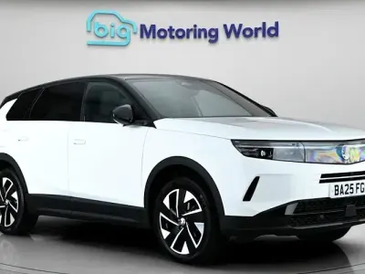 Used Vauxhall Grandland X Ultimate 145 HP (106 kW) 2025 White SUV