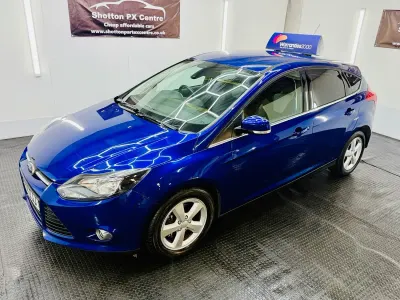 Used Ford Focus Zetec 125 HP (91 kW) 2014 Blue Hatchback