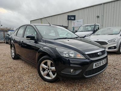 Black Used 2009 Ford Focus Zetec Hatchback | £2,245 (Fair price)