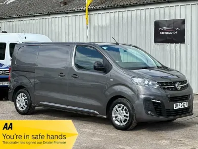 Second-hand Vauxhall Vivaro Sportive 120 CP (88 kW) 2022 Gri Monovolum