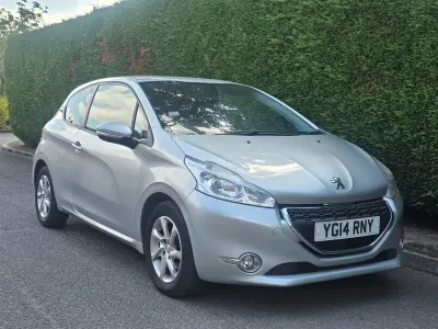 Used Peugeot 208 Active 82 HP (60 kW) 2014 Silver Hatchback