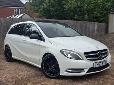 Begagnad Mercedes B180 2013 Vit Minibuss