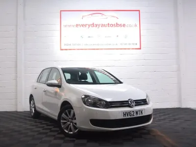 Used VW Golf VII Match 105 HP (77 kW) 2012 White Hatchback