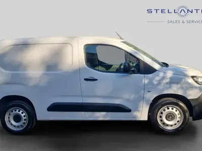Begagnad Peugeot Partner S 101 HK (74 kW) 2025 Vit Minibuss