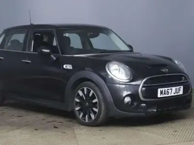 Usado Mini Cooper SD Hatch 2017 Negro Utilitario