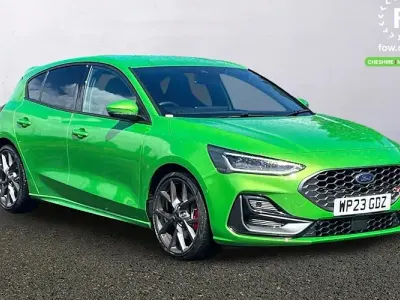 Used Ford Focus Performance Edition 280 HP (205 kW) 2023 Green Hatchback