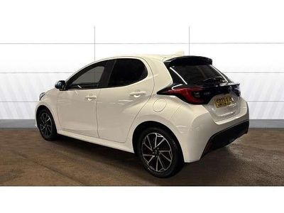 Used Toyota Yaris Hybrid Design 116 HP (85 kW) 2023 White Hatchback
