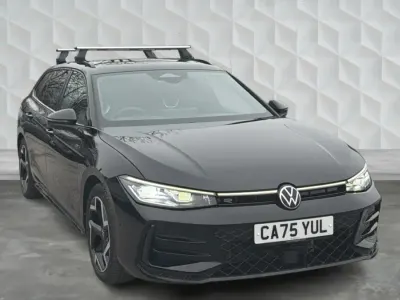 Usado VW Passat R-line 204 HP (150 kW) 2025 Preto Carrinha