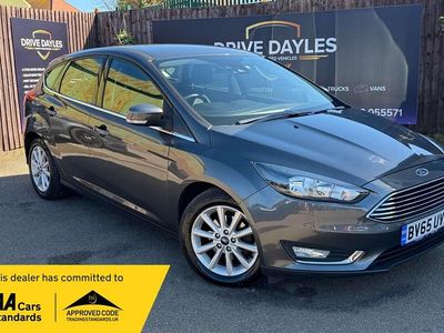 Used Ford Focus Titanium 125 HP (91 kW) 2015 Grey Hatchback