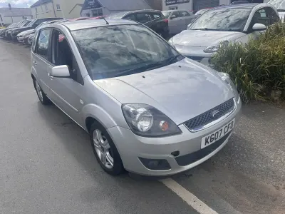 Used Ford Fiesta Zetec 67 HP (49 kW) 2007 Silver Hatchback