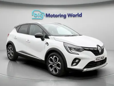 Used Renault Captur Techno 90 HP (66 kW) 2023 White/black SUV