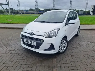 Used Hyundai i10 SE 66 HP (48 kW) 2017 White Hatchback