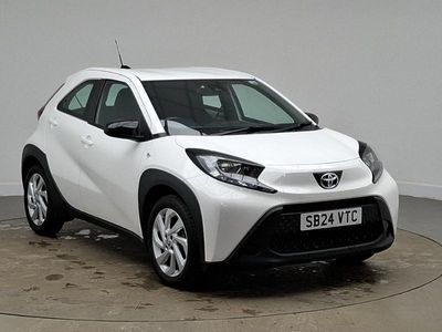 Used Toyota Aygo X PURE 72 HP (52 kW) 2024 White SUV