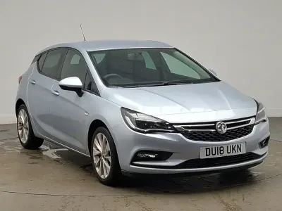 Gebraucht Vauxhall Astra Design Edition 2018 Silber Kleinwagen