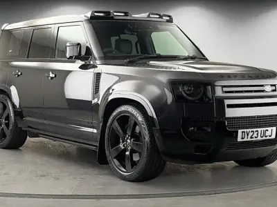 Used Land Rover Defender S 525 HP (386 kW) 2023 Grey SUV