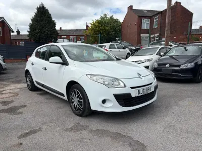 Used Renault Mégane 99 HP (72 kW) 2012 White Hatchback