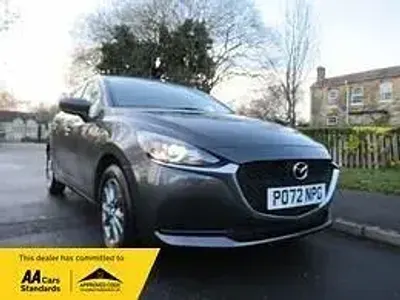 Usado Mazda 2 116 CV (85 kW) 2023 Gris Utilitario