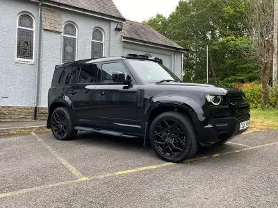 Used Land Rover Defender SE Dynamic 2025 SUV